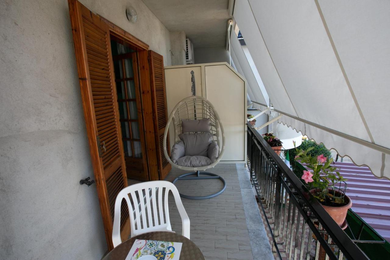 Leonida Couette-café Tropea
